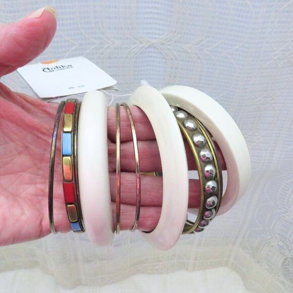 Set of 11 Bangle Bracelets Women Cream, Gold Toned, Multi Color, Casual Jewelry - Picture 5 of 8